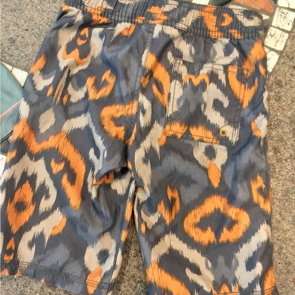 Boys Camo Swim Trunks & Rash Guard Swim Shirt sz 5